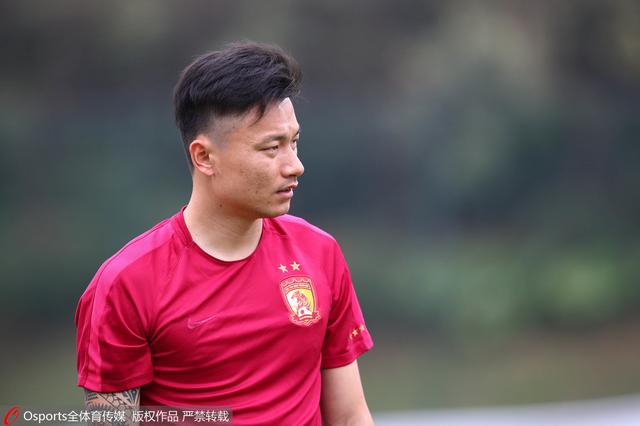 小姐娇媚的安抚